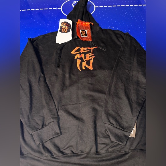 Bray Wyatt Hoodie and keychain and socks - Picture 2 of 10